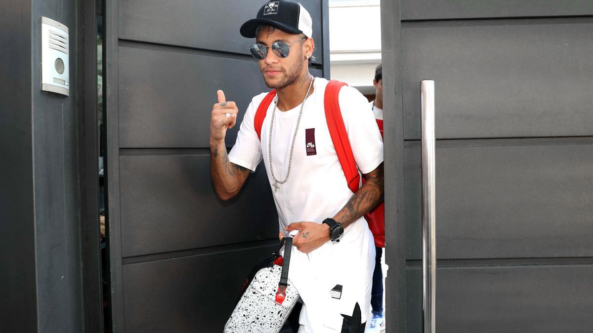 Investigan posibles ventajas fiscales en el pago de la cláusula de Neymar en 2017