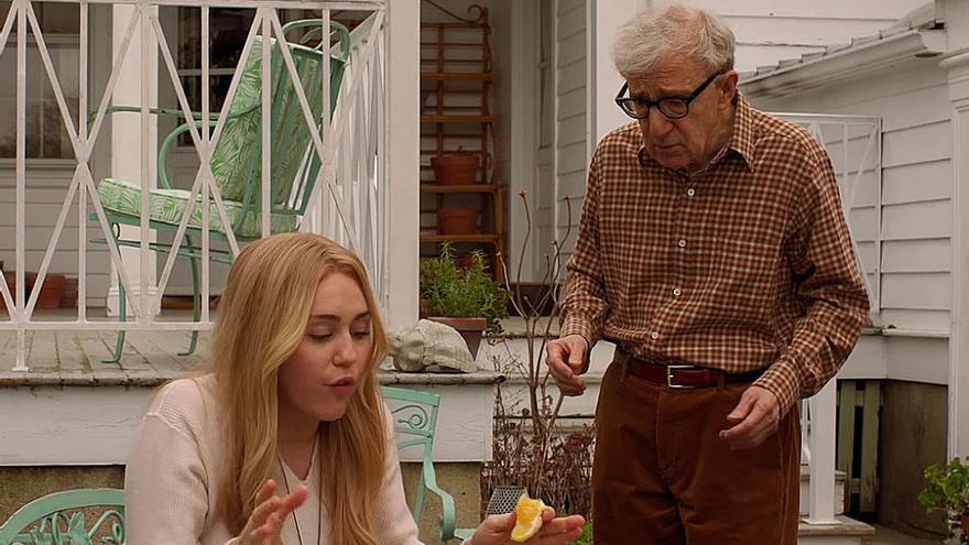 Miley Cyrus i Woody Allen a «Crisis in six scenes».