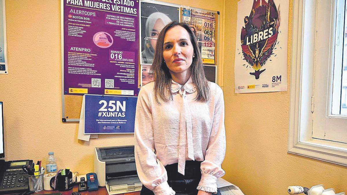 María José Rodríguez en su despacho, en la Subdelegación de Pontevedra. |  Rafa Vázquez