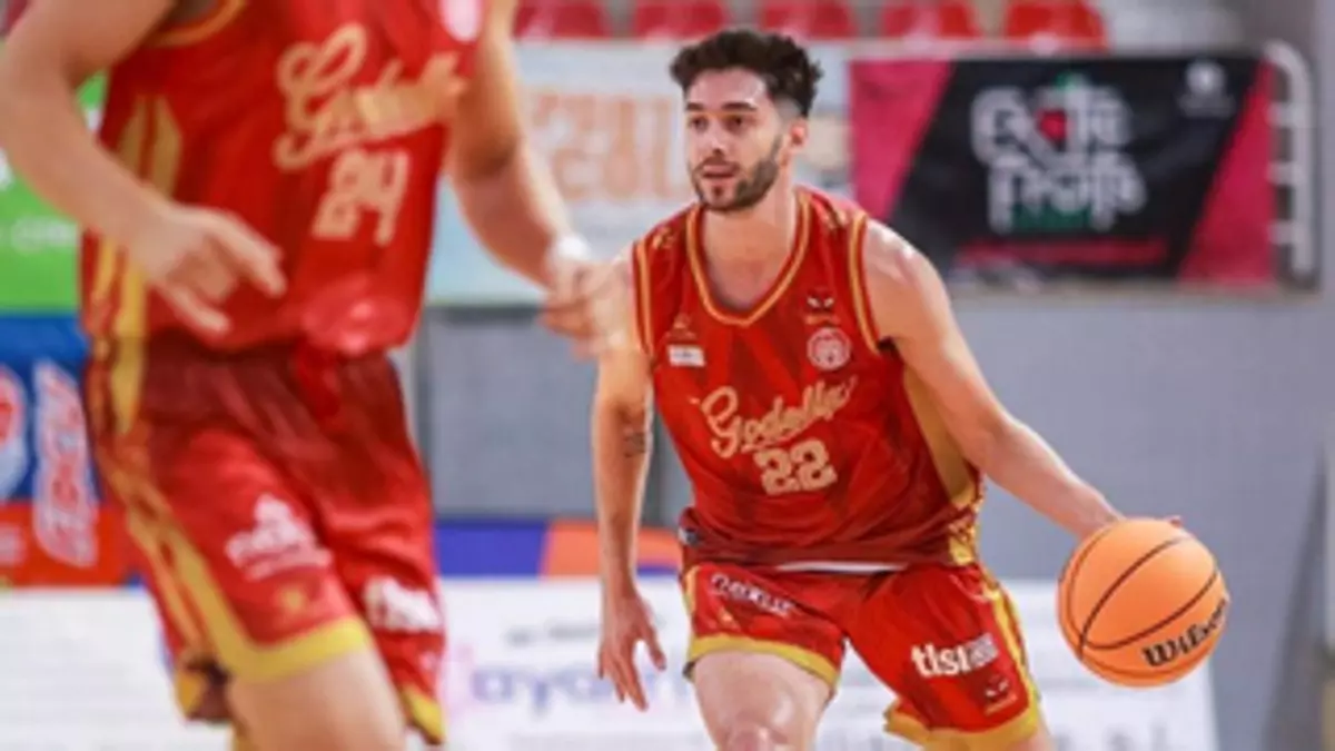El alero Fede Copes, energía y talento para el Alimerka Oviedo en su traslado al Palacio de los Deportes