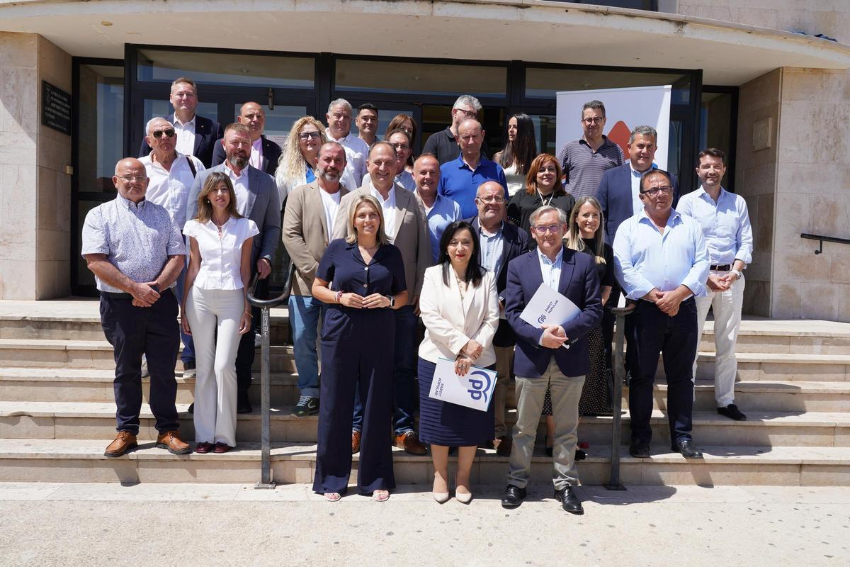Cargos populares de Castellón, Teruel y Tarragona, en el acto.