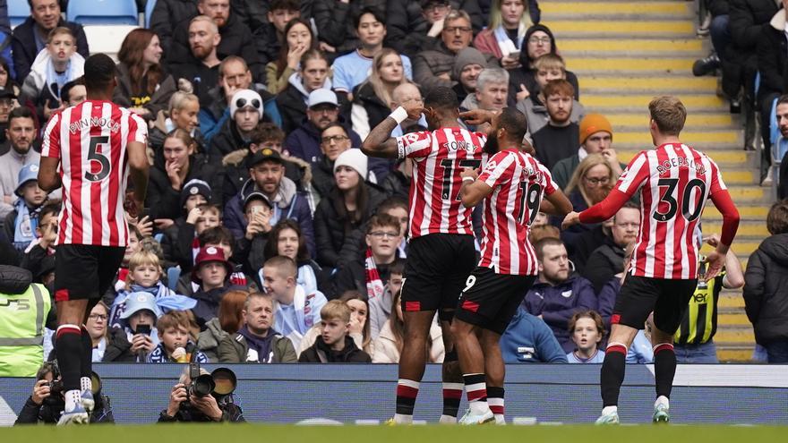 Un Ivan Toney colosal tumba al Manchester City