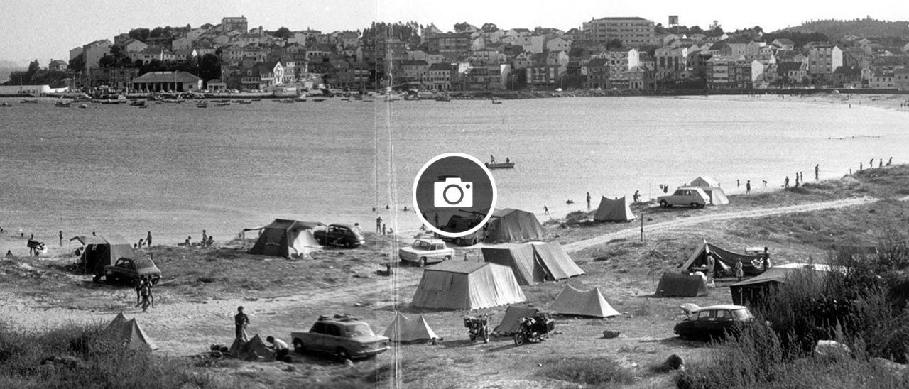 Vista general de la playa de Baltar con el casco urbano de Portonovo al fondo