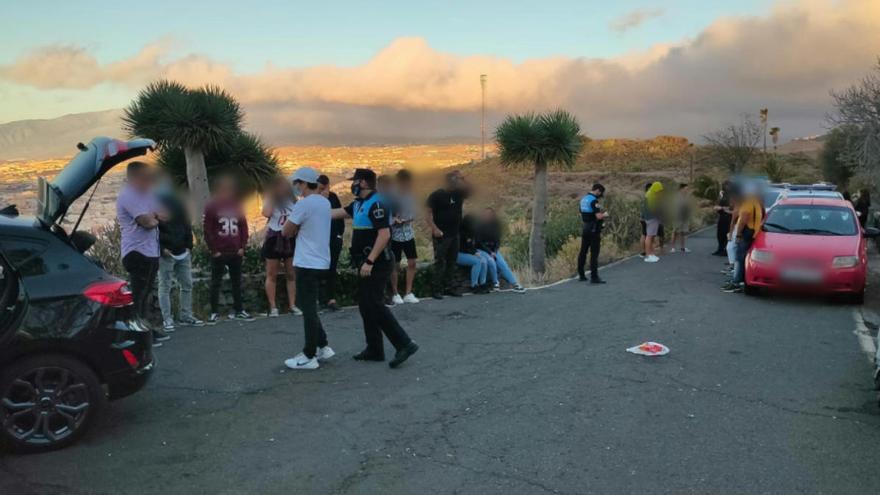 Levantan más de 40 actas a jóvenes por un botellón en el Parque de Las Mesas