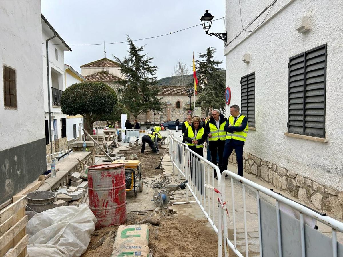 Novillo visita en Villar del Olmo el comienzo de obras del Plan Sanea 2500 del Canal de Isabel II.