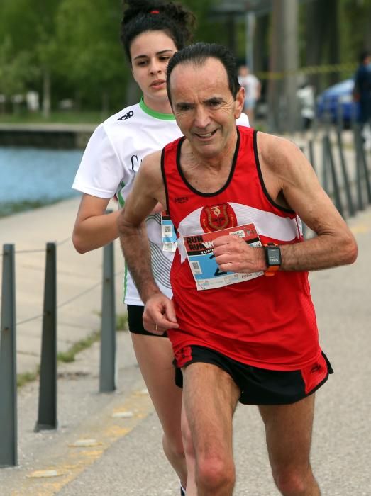 Los atletas alcanzan la excelencia en la carrera celebrada este sábado en el Cuvi.