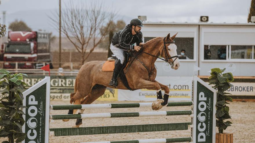 Antequera acoge con éxito la primera cita de la Liga Social de Saltos de Obstáculos de Otoño