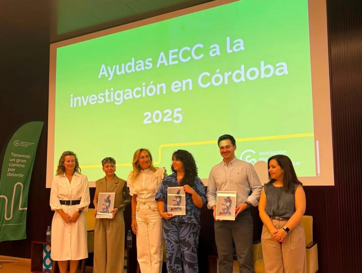 Entrega de las ayudas a tres de los investigadores de Córdoba apoyados por la AECC.