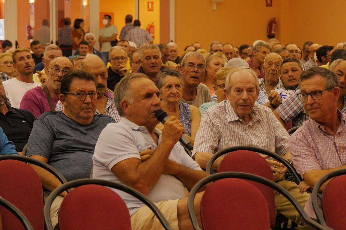 Imagen de la asamblea extraordinaria celebrada el pasado martes en la que se comunicó la liquidación a los socios.