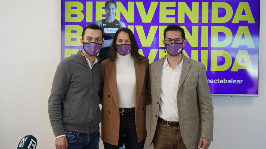 Sebastián Riera, Gemma Triay y Joan Miquel Duran tras la firma del acuerdo con ConectaBalear