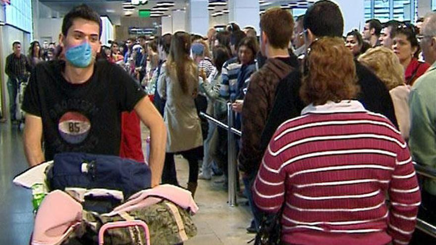 Sanidad recogió ayer en Barajas datos de lso pasajeros procedentes de México