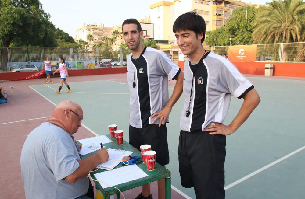 14 equipos y 152 jugadoras viven estos días una auténtica convivencia en las pistas exteriores de Los Guindos