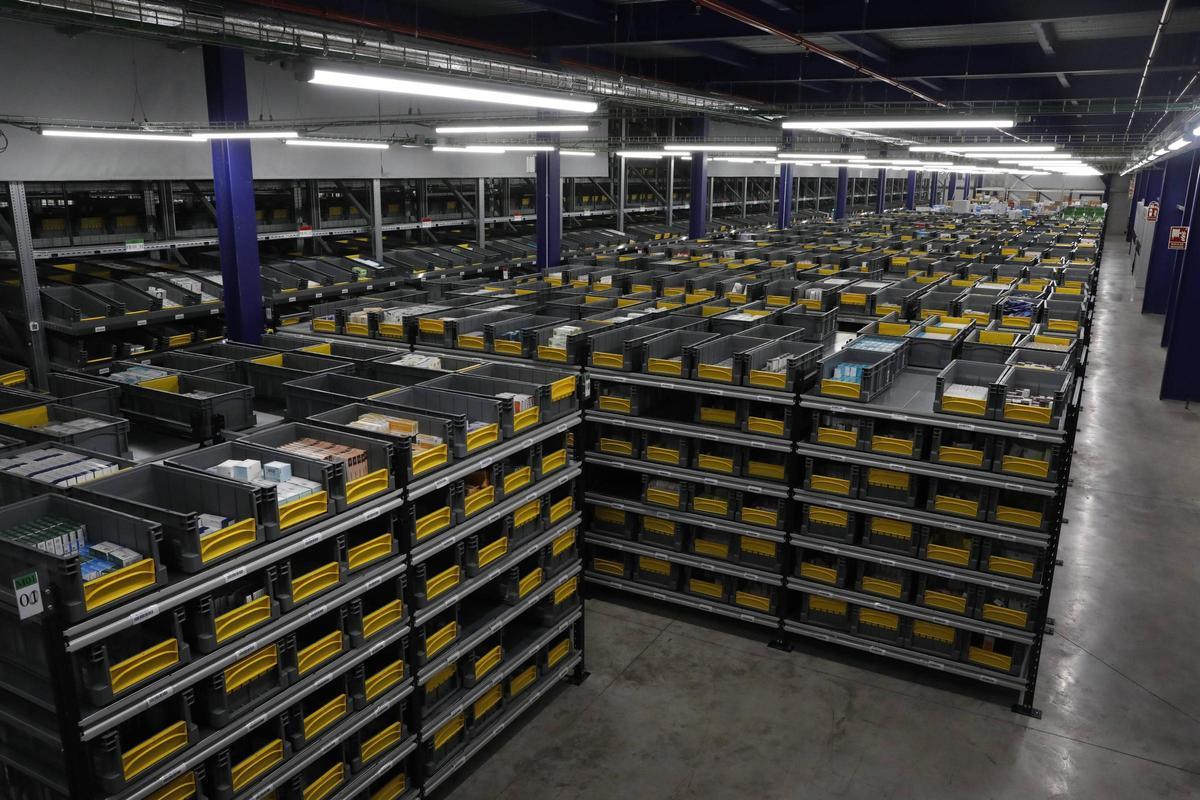 En imágenes, así es por dentro la "gran farmacia" de Asturias En imágenes, así es por dentro la "gran farmacia" de Asturias