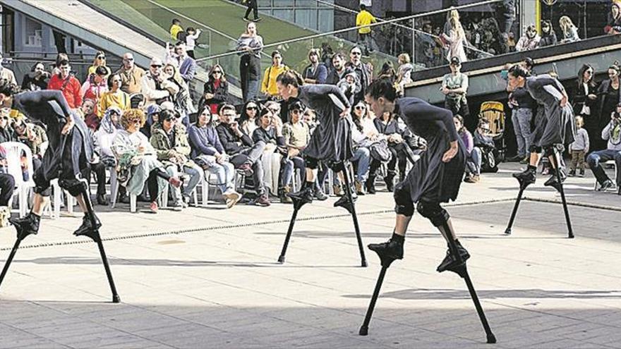 danza en zancos contra la violencia machista