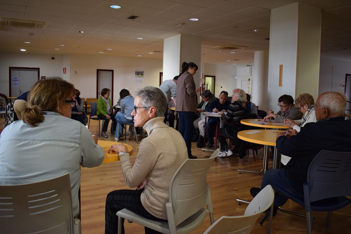 Participantes en los talleres de envejecimiento activo.