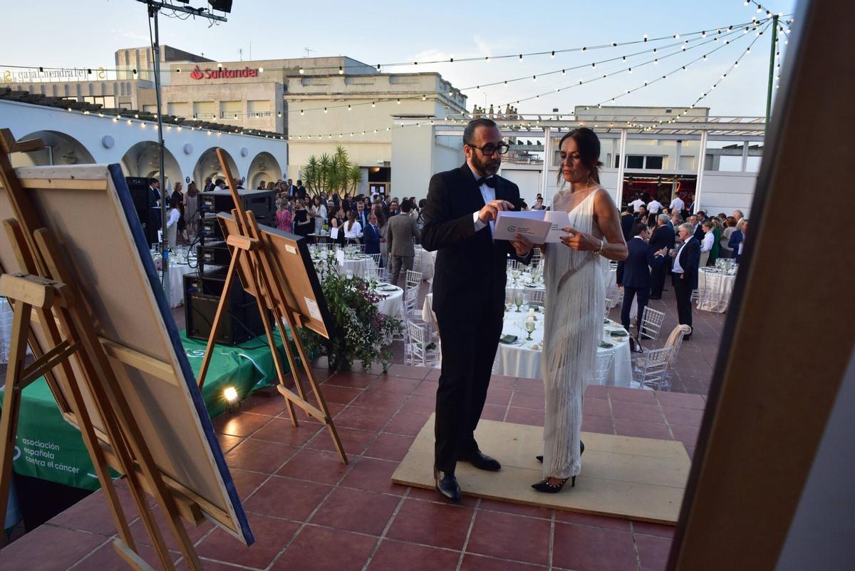 Cena Solidaria AECC En el Teatro Lopez de Ayala de Badajoz