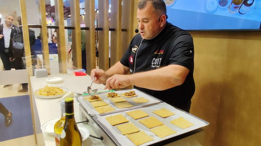 ‘Showcooking’ con pollo y ‘herbes’ de Ibiza