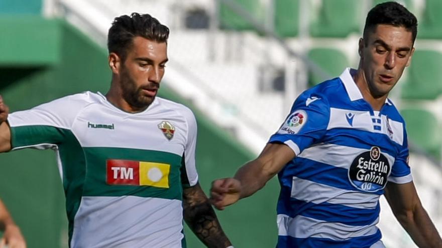 El defensa del Elche Josema Sánchez, en acción en el duelo reciente ante el Deportivo en el Martínez Valero.