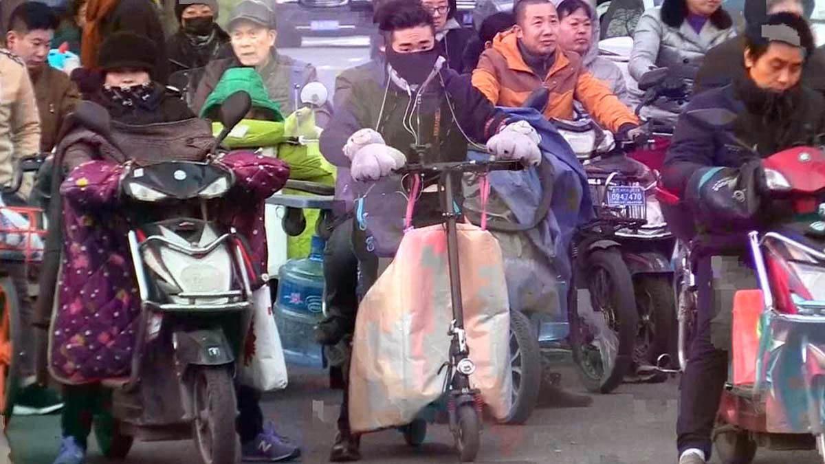 Los patinetes eléctricos buscan quedarse como una nueva movilidad urbana en China.