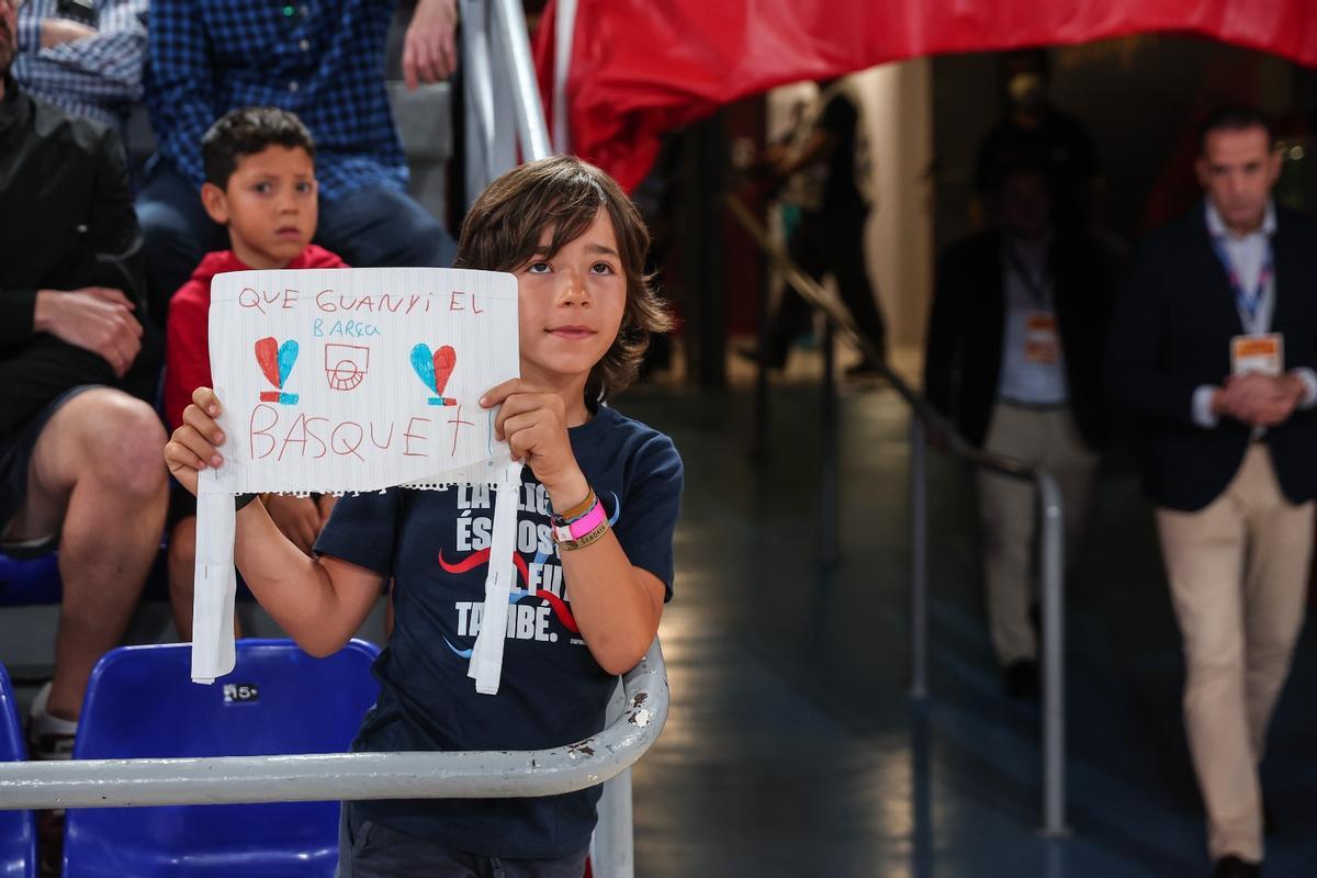 ¡El Palau Blaugrana 'perdona' al Barça tras la debacle en la Final Four! ¡El Palau Blaugrana 'perdona' al Barça tras la debacle en la Final Four!