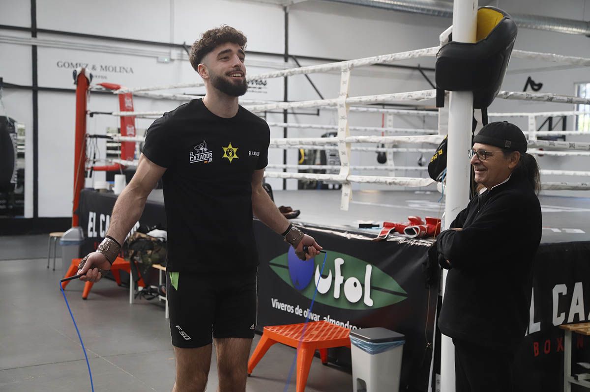 La preparación de El Cazador para el título nacional de boxeo en Córdoba