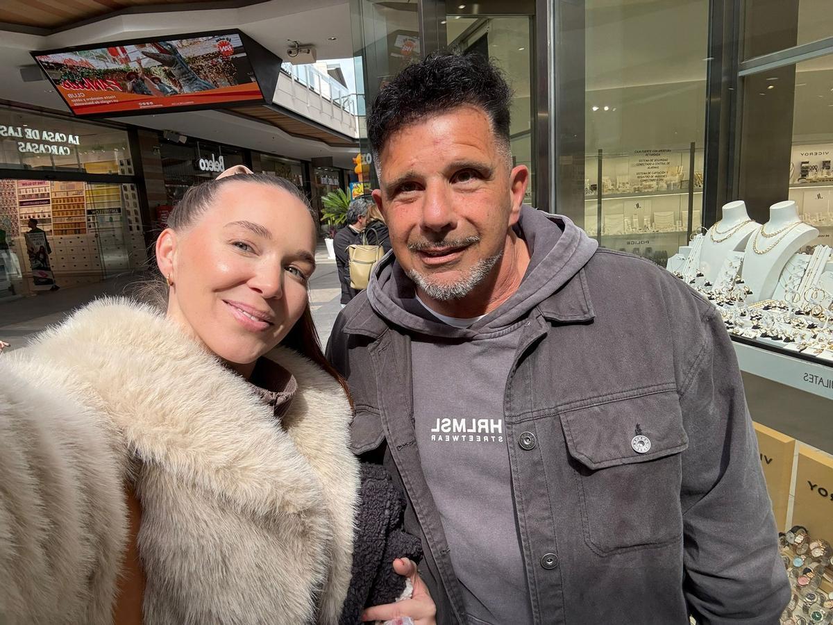 Tamara und Marco Gülpen müssen sich noch bezüglich des Ziels ihres nächsten Urlaubs einigen.