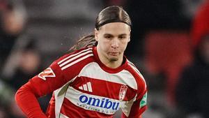 Izan González maravilló en su debut con el Granada