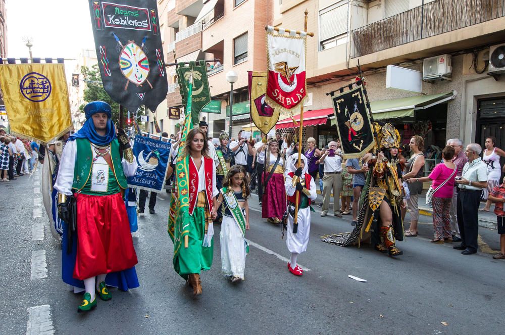 Una escuadra desfilará esta noche entre las 20 y 22 horas para invitar a los turistas a las Entradas de los días 15 y 16.