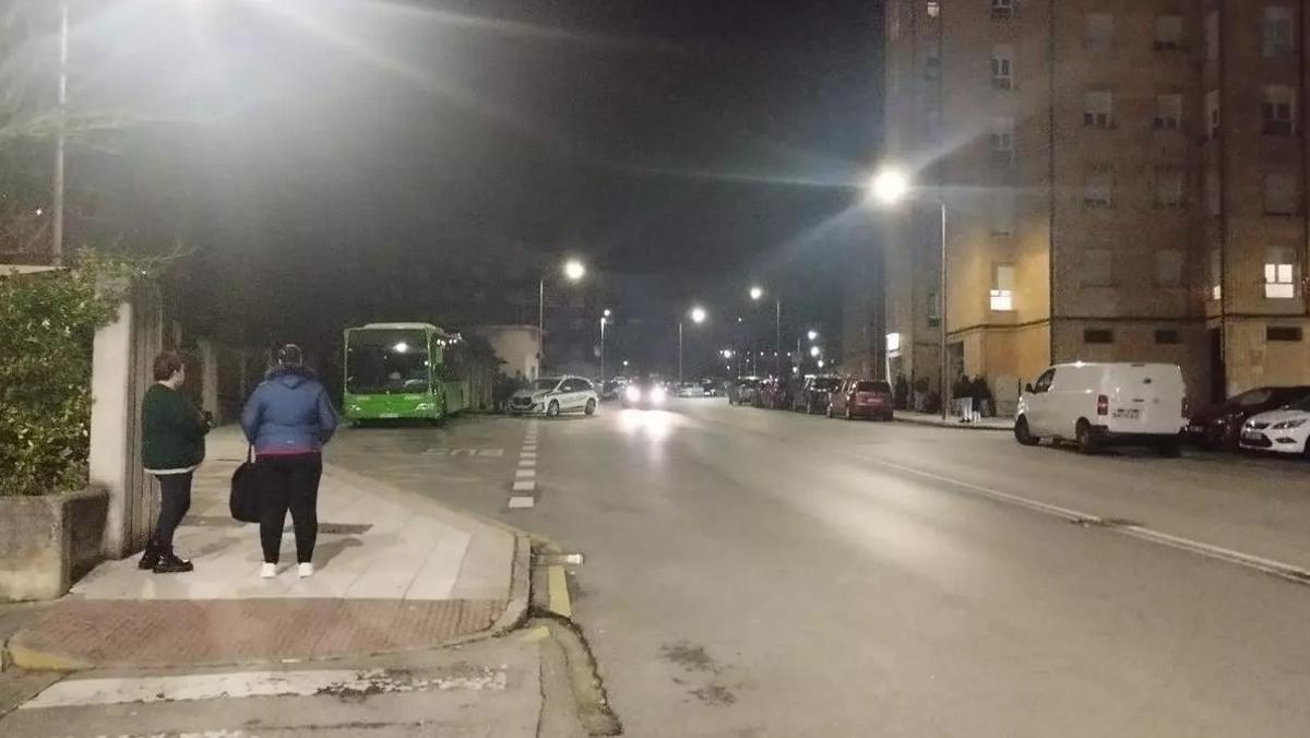 La zona del accidente, con los agentes al fondo.