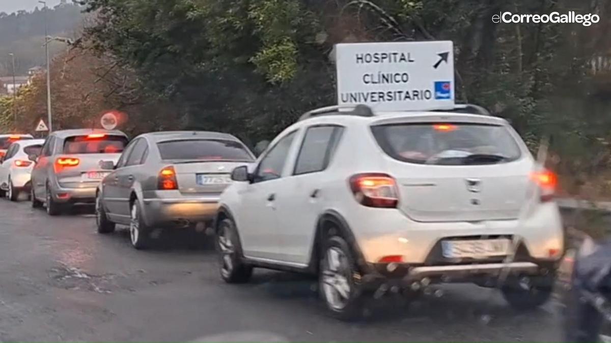 Huelga de buses en Santiago: los accesos al CHUS vuelven a estar colapsados