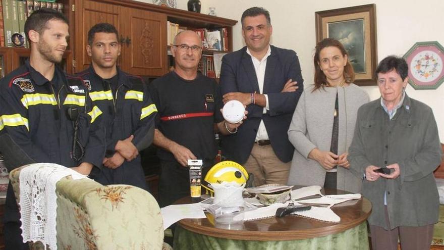 Los bomberos instalarán en Coria veinte detectores de humo
