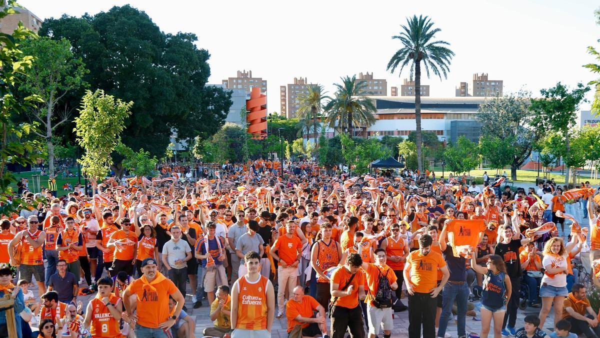 El Roig Arena se tiñe de ‘taronja’ antes del Valencia Basket-Real Madrid