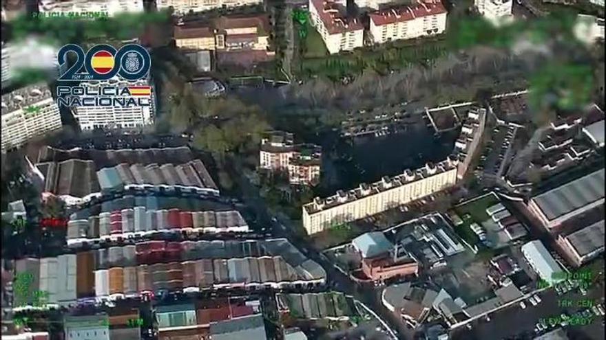Once detenidos tras desarticular varios puntos de venta de droga y túneles en Marbella