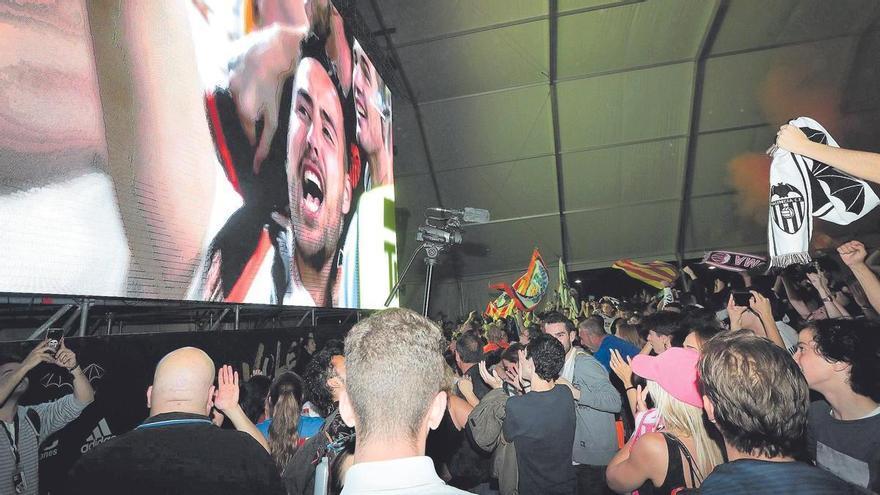 El Valencia CF desafía a Mediaset con la FAN ZONE de la final de Copa