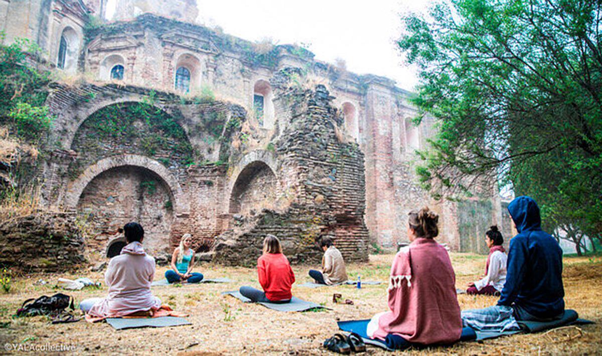 El monasterio es un lugar ideal para la meditación y el relax.