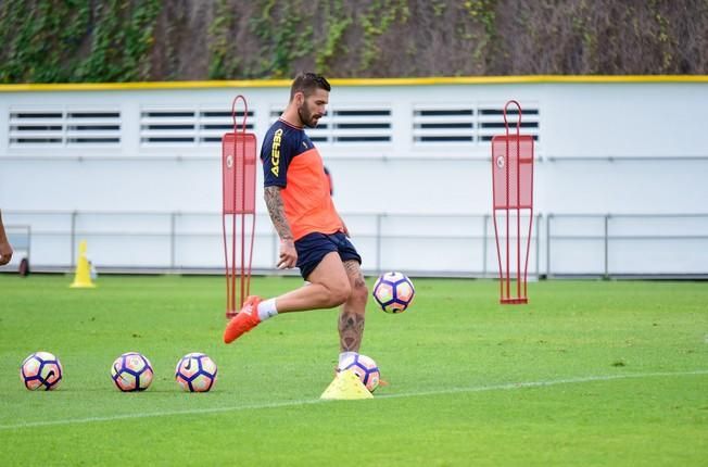 Entrenamiento UD Las Palmas en Barranco Seco ...