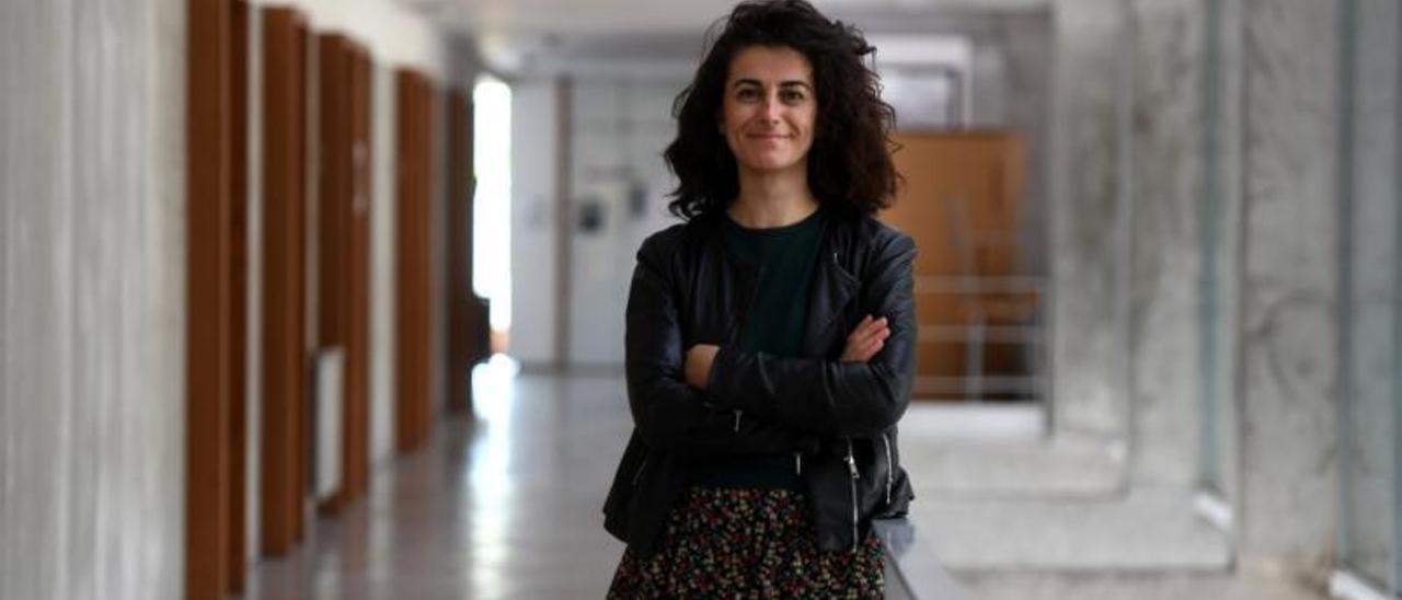 Marta Pérez en los pasillos de la Facultad de Ciencias de la Educación y del Deporte.   | // GUSTAVO SANTOS