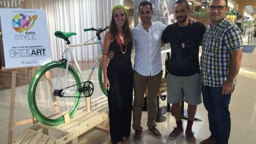 The Style Outlets abre su muestra de bicis &#039;fixie&#039; decoradas por artistas