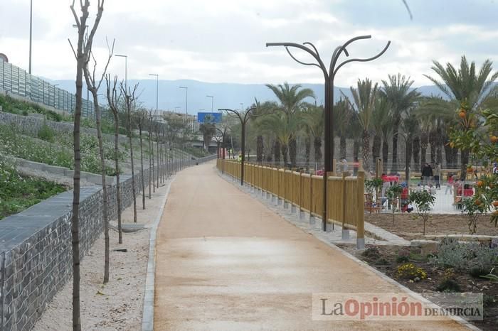 Alameda del Malecón: el entorno urbano del Segura estrena nuevo espacio verde