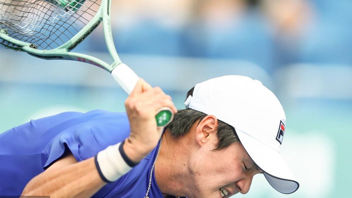 Soon Woo Kwon, golpeando su raqueta