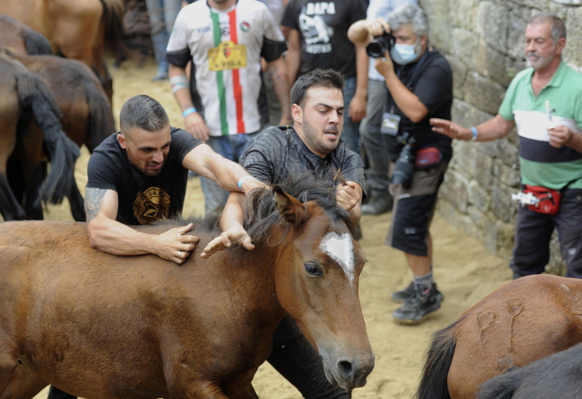 Rapa de alto voltaje en Sabucedo