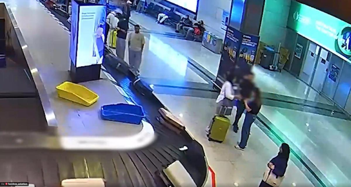 Imagen de videocámara de un aeropuerto de Estambul, en la que una migrante irregular recién llegada, que ha sido utilizada como mula de droga, contacta con una mafia de trata de seres humanos.