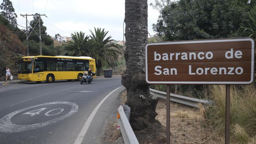 "Tuve que venir caminando por el barranco": San Lorenzo reclama más guaguas para dejar de depender del coche