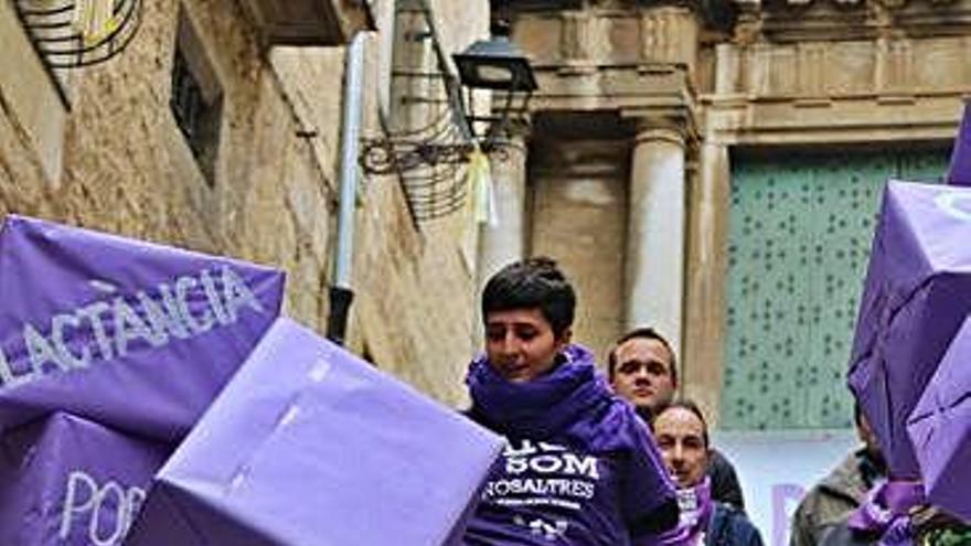 Acció de la UGT  a Girona contra  la desigualtat