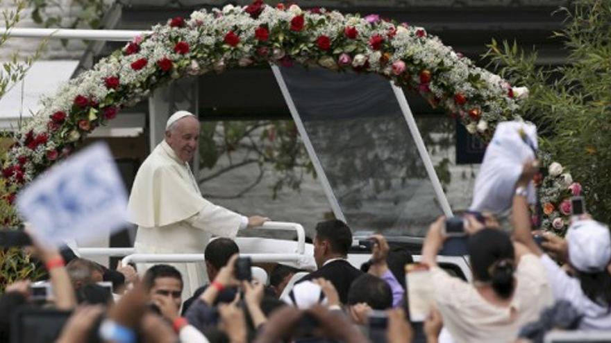 El Papa, &quot;muy impresionado&quot; por la participación popular en Ecuador