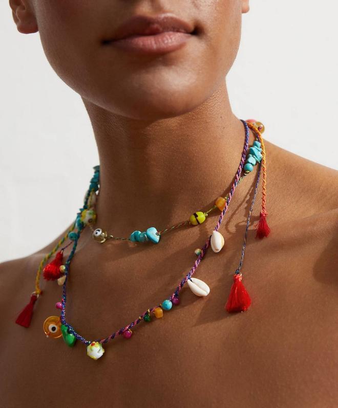 Collares de Oysho con abalorios multicolor