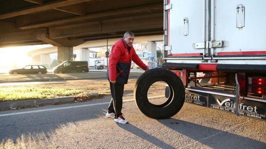 Detenido un hombre por los pinchazos masivos de ruedas en la AP-7