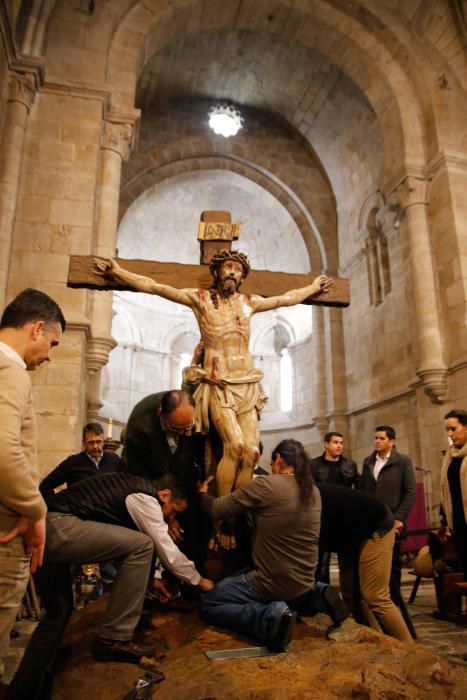 El descenso del Cristo de la Agonía