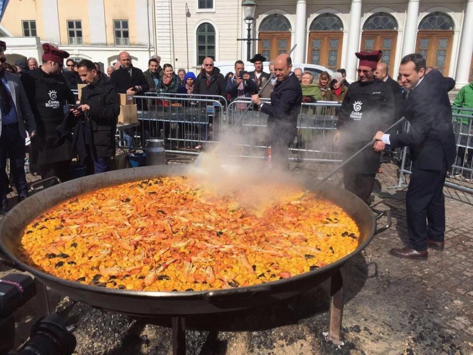 Preparación de la paella gigante en Göteborg