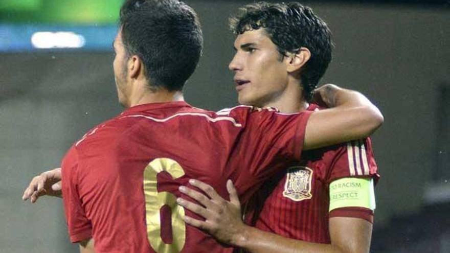 Vallejo, a la derecha, con la selección sub&#039;19.